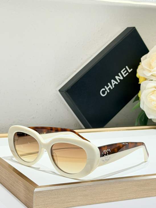 Picture of Chanel Sunglasses _SKUfw80880483fw